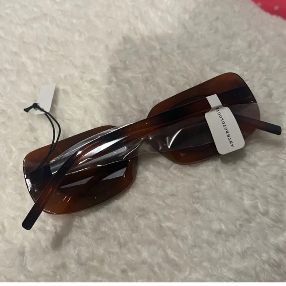 Tortoise Shell  rectangular Sunglasses - Picture 3 of 7